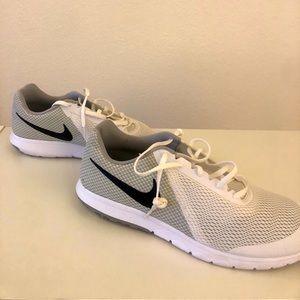 Nike FlexExperience RN 6 — barely worn!